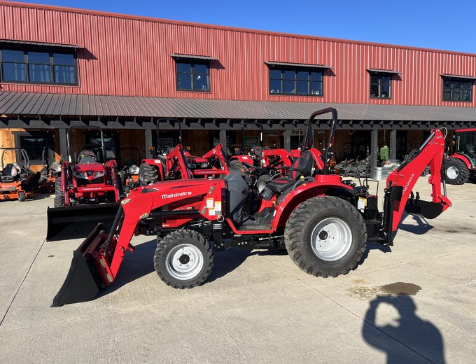 Mahindra 1626 (HST) W/BACKHOE